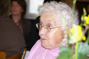 Mina 80.Geburtstag 068.JPG